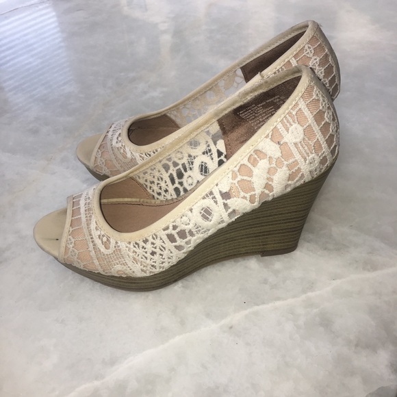 American Eagle Wedges - Picture 3 of 5